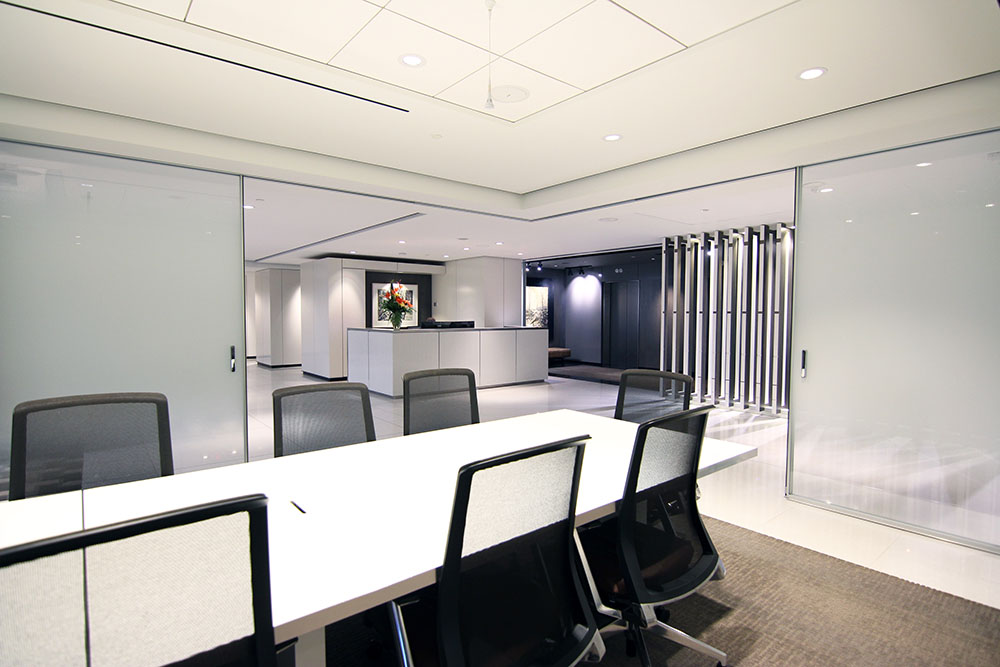 Gowlings - Meeting Room 01 - Mulvey + Banani